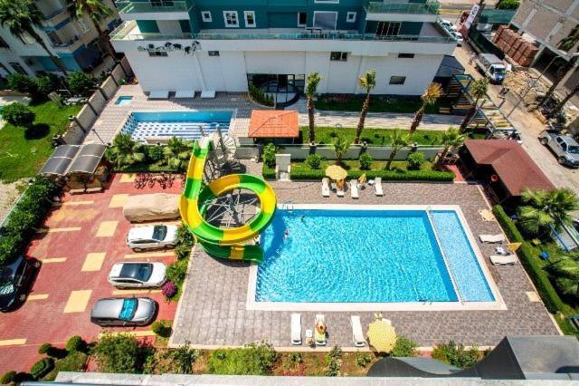 Cozy Sea View Next To The Beach, In The Mid Of The Market, Saturday Bazar, Restaurants & Bars Etc, Alanya Mahmutlar! Exterior photo